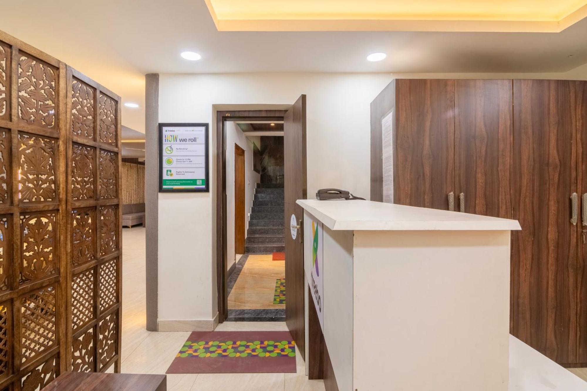 Treebo Petals Banquet & Suites - Kalküta Dış mekan fotoğraf