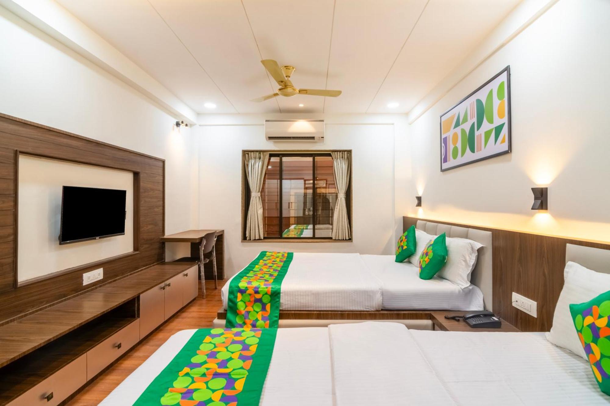 Treebo Petals Banquet & Suites - Kalküta Dış mekan fotoğraf