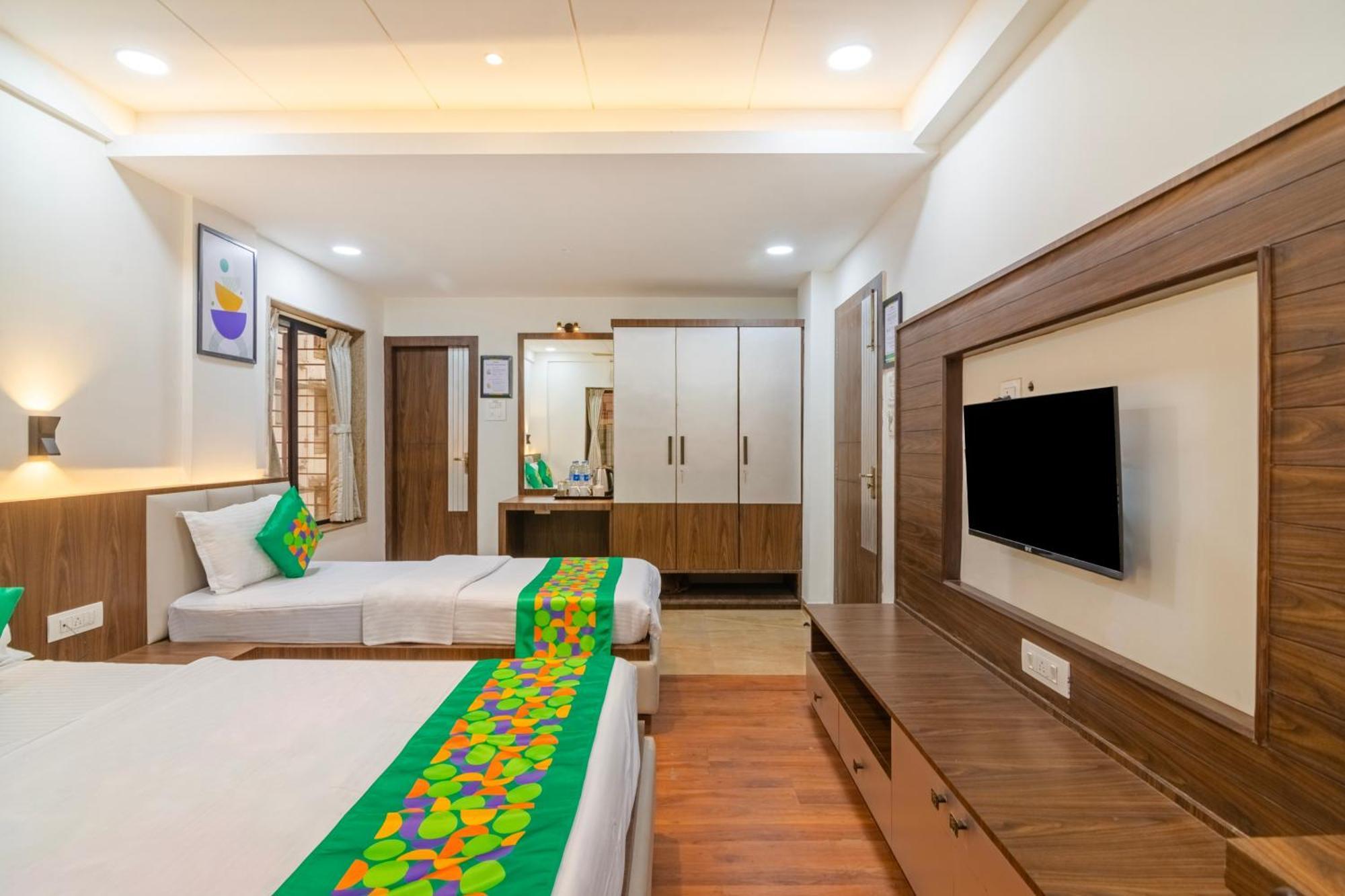 Treebo Petals Banquet & Suites - Kalküta Dış mekan fotoğraf