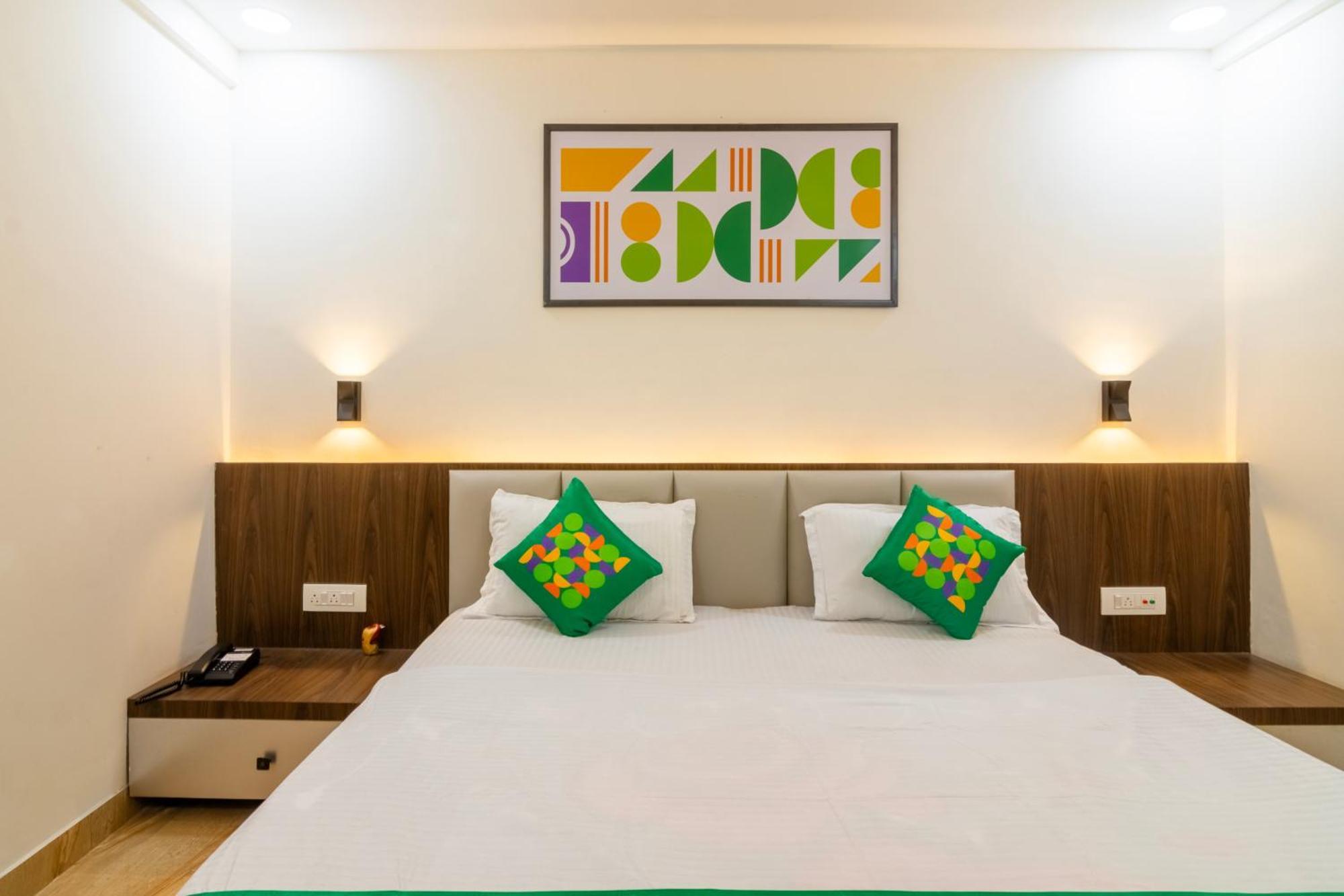 Treebo Petals Banquet & Suites - Kalküta Dış mekan fotoğraf